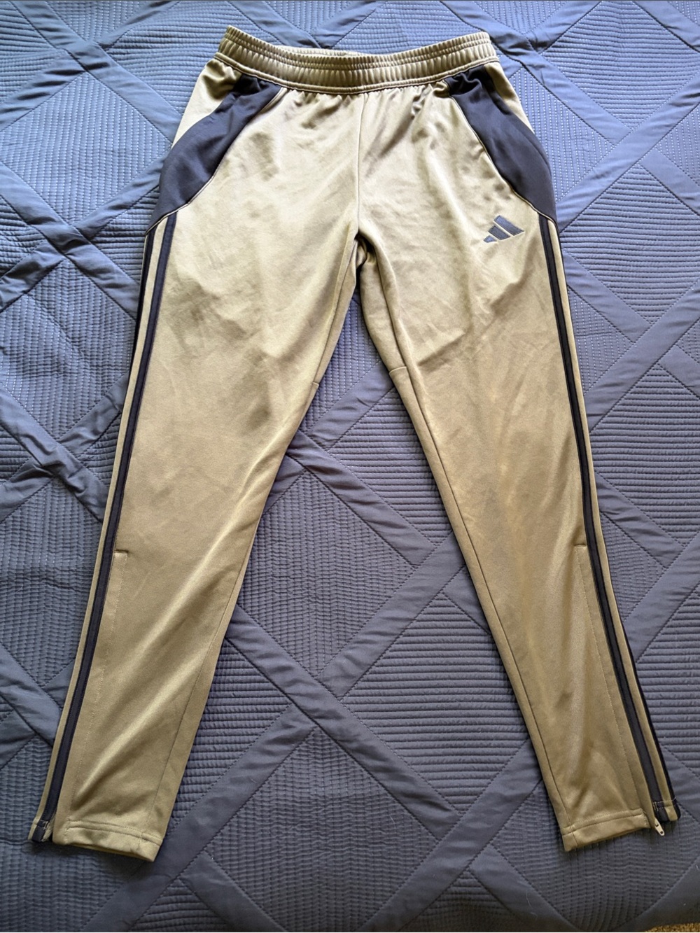 Adidas AeroReady Track Pants Men’s M Olive Green Tapered Zip Ankle Athletic